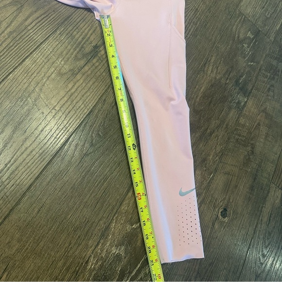 Nike Women’s Baby Pink Crop Leggings‎ Breathable Size S - Picture 8 of 8